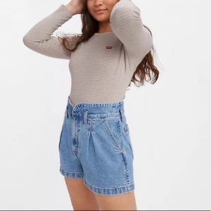 Levi’s High Waisted Mom Short